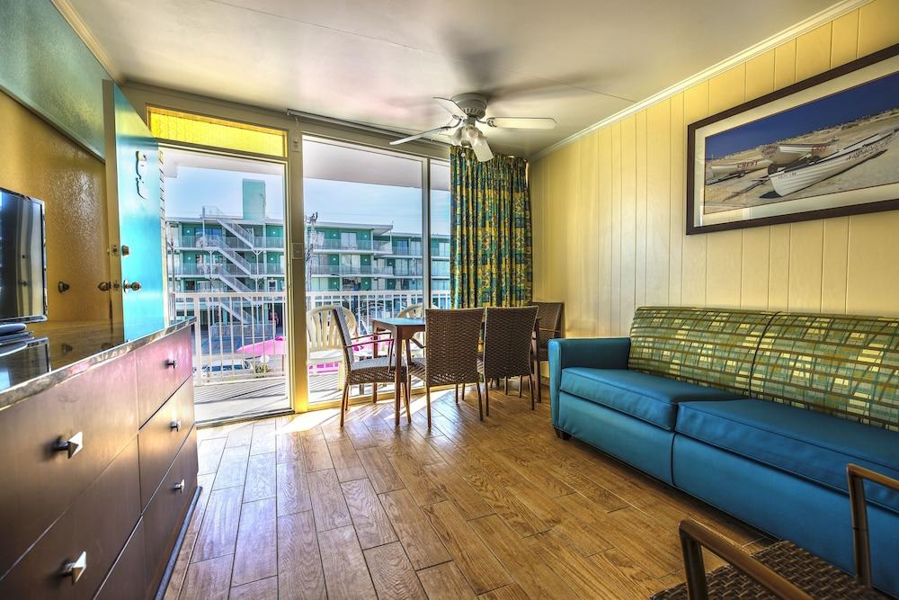 Paradise Oceanfront Resort photo 4