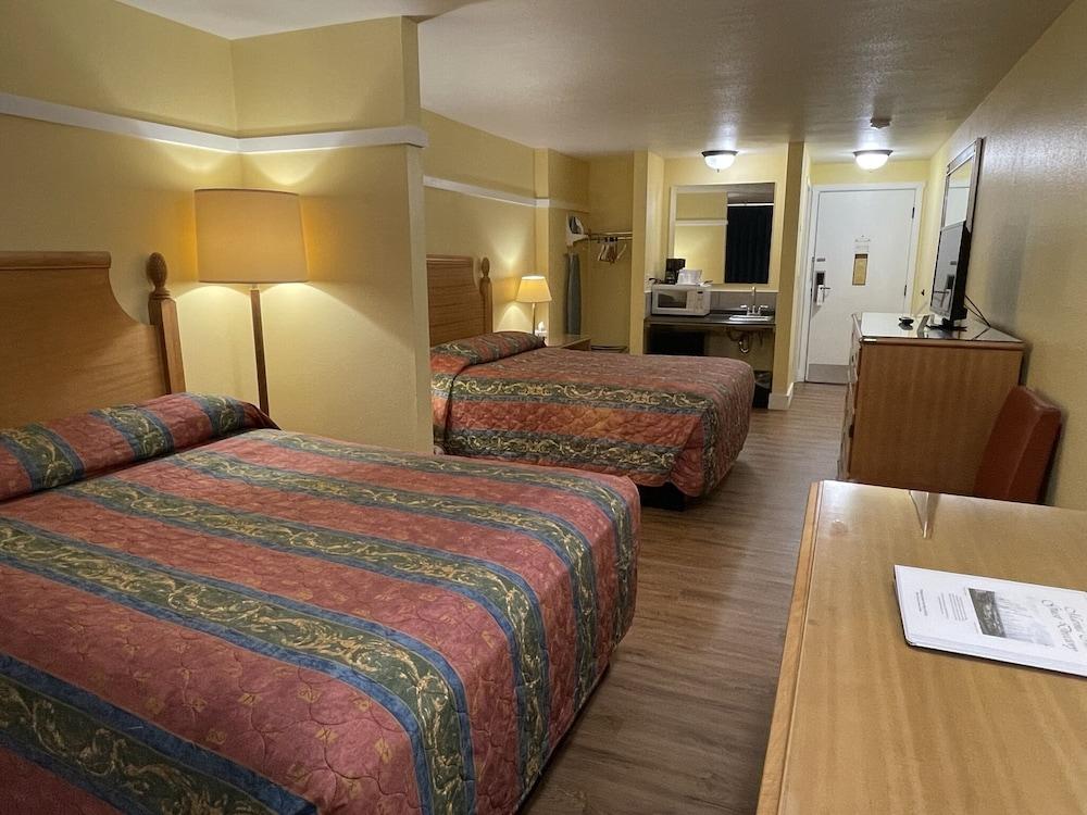 Marina Inn photo 7