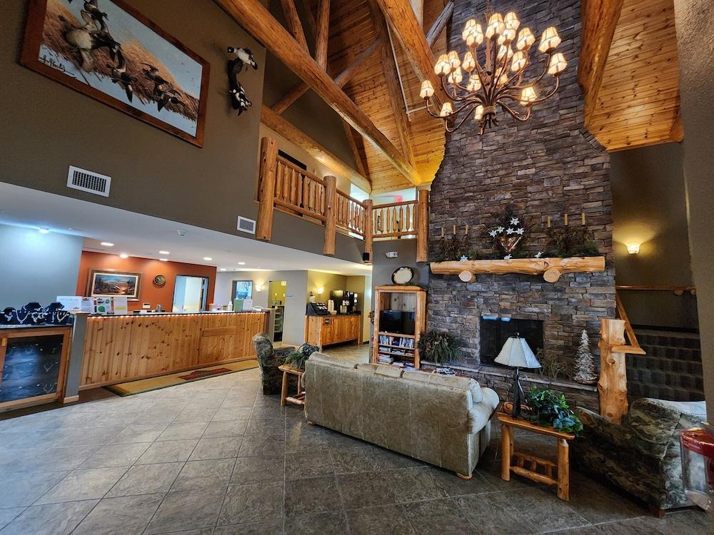Pine Peaks Lodge & Suites photo 4
