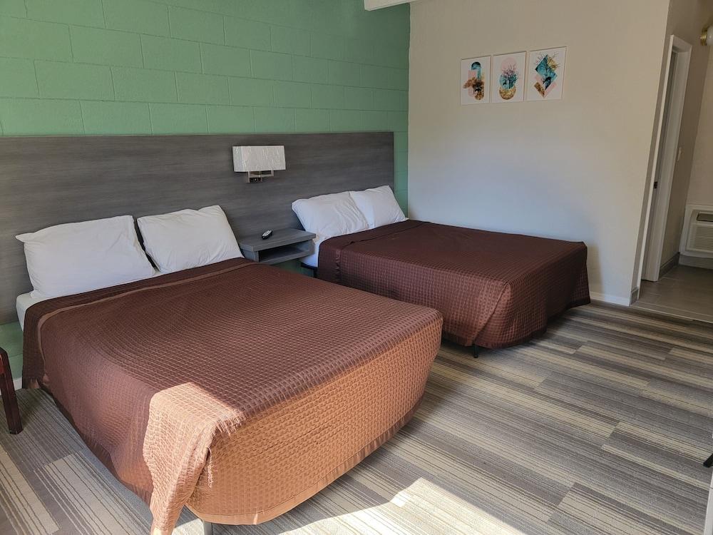 Budget Inn Winter Haven photo 3