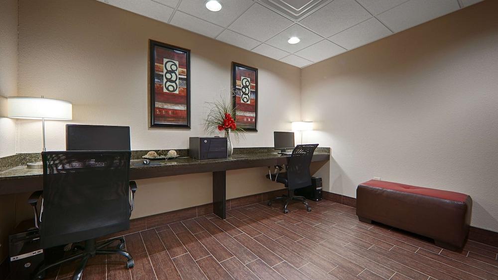Best Western Plus Cushing Inn & Suites photo 20