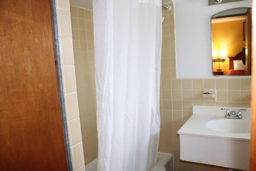 Best Nights Inn photo 38