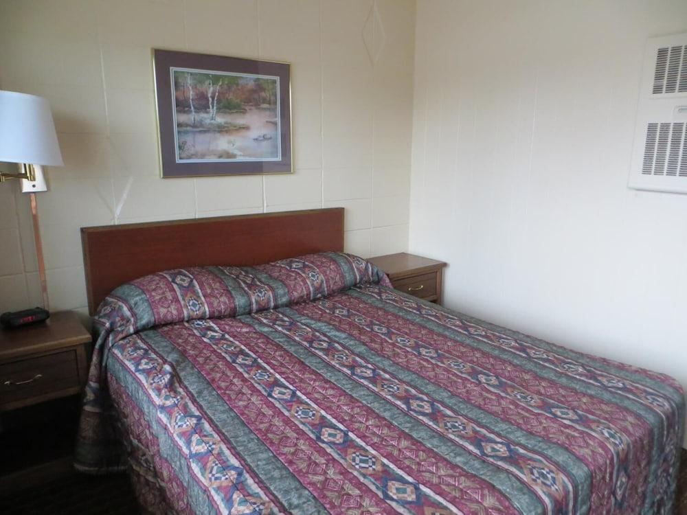 Broadway Inn photo 6