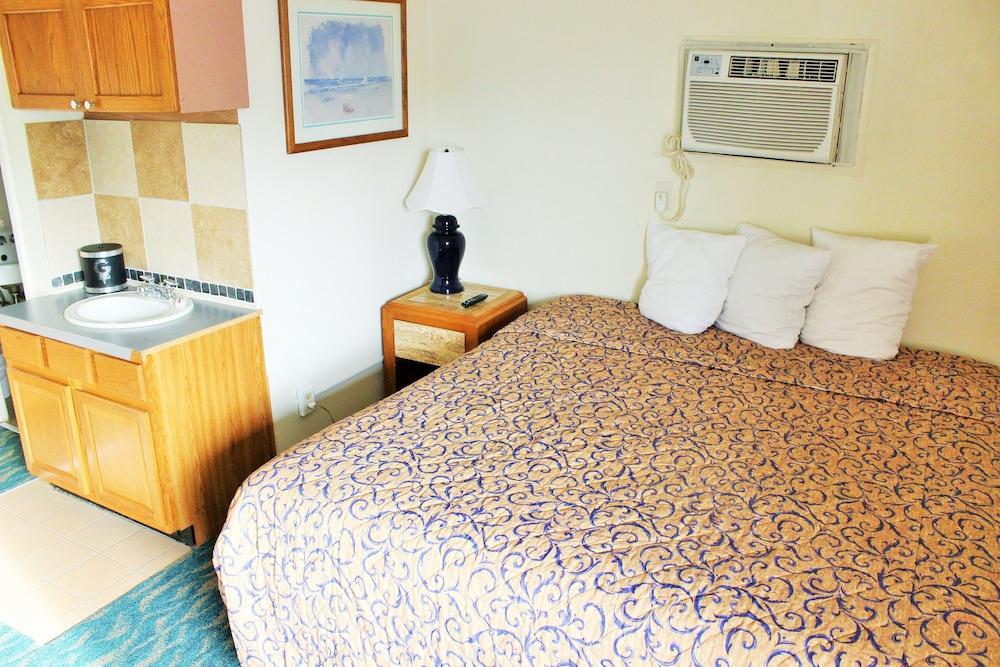 I-84 Motor Inn photo 9
