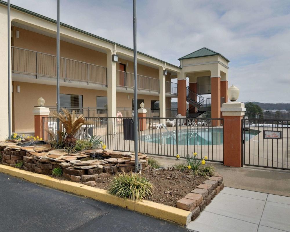Quality Inn & Suites Clarksville photo 8