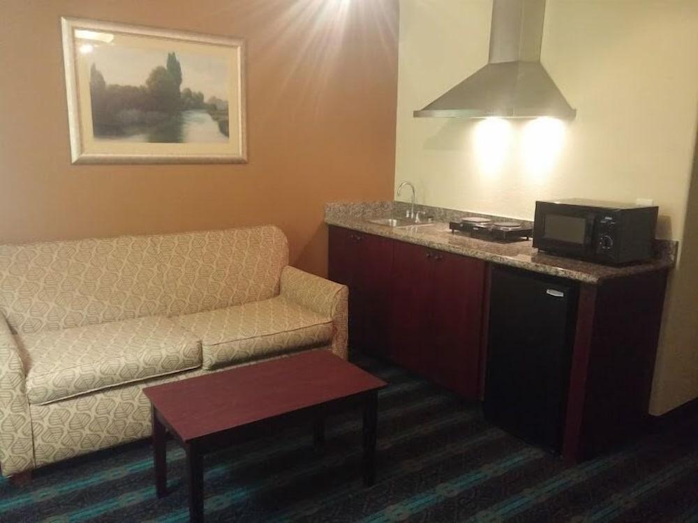 Express Inn Leesville Ft Johnson, SureStay Collection by BW photo 23