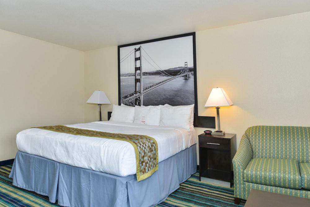 Super 8 by Wyndham Vallejo/Napa Valley photo 14