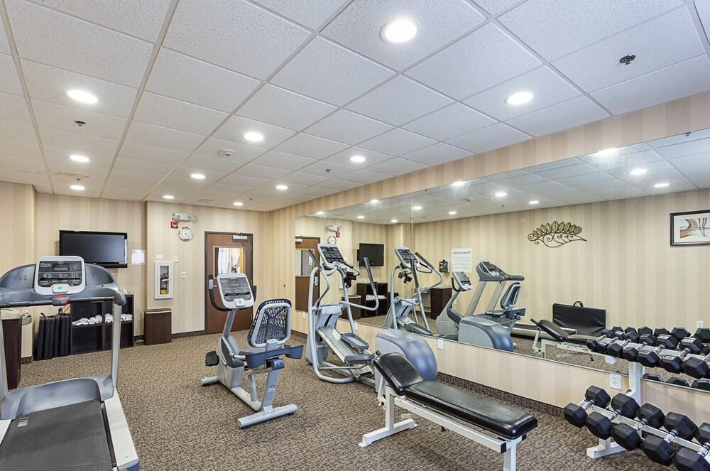 Holiday Inn Express Hotel & Suites BYRAM by IHG photo 31
