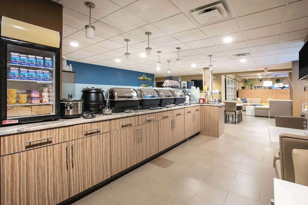Microtel Inn & Suites By Wyndham Pecos photo 14