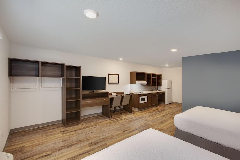 WoodSpring Suites San Antonio Stone Oak photo 7