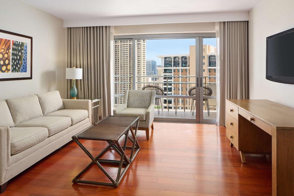 Ilikai Hotel & Luxury Suites photo 3