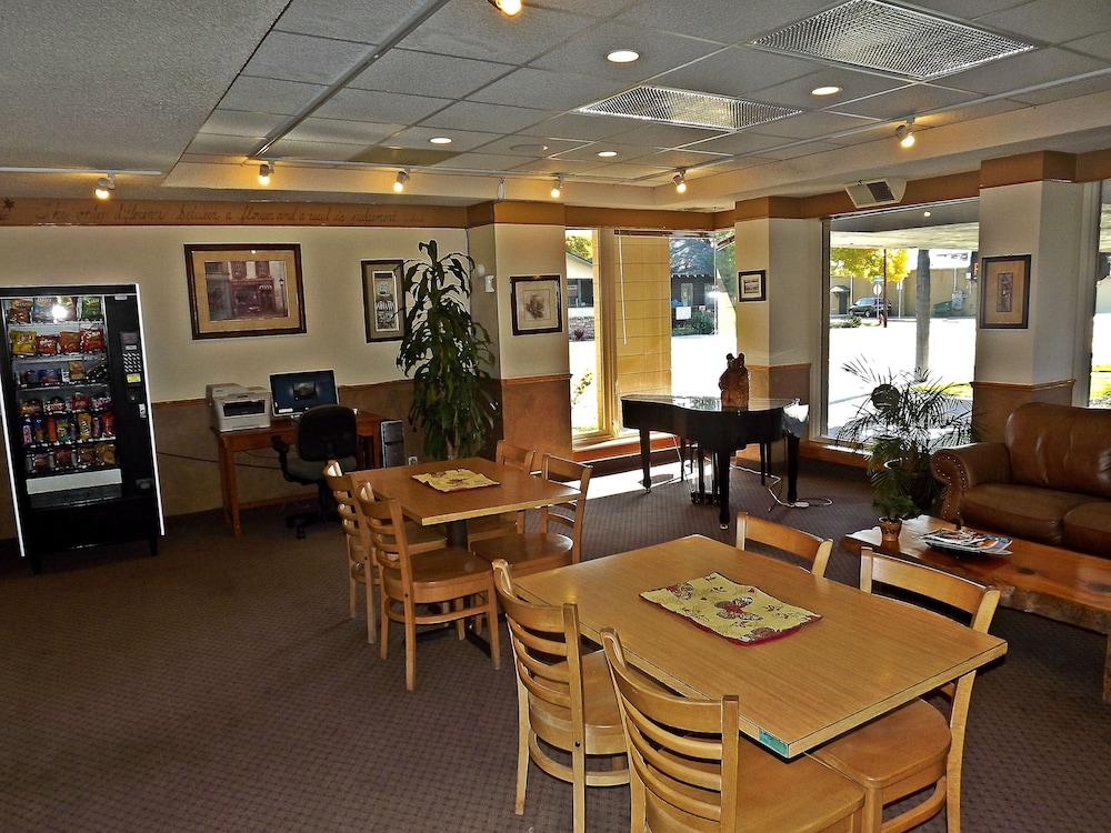 Travelodge by Wyndham Kalispell photo 29