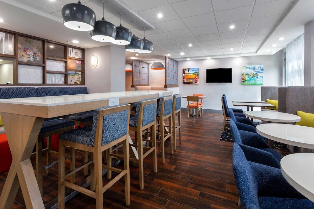 Hampton Inn Ft. Lauderdale-Commercial Blvd. photo 19