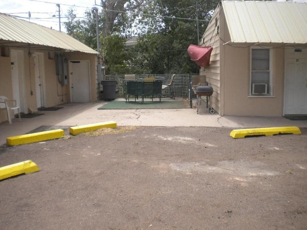 Riverside Motel photo 12