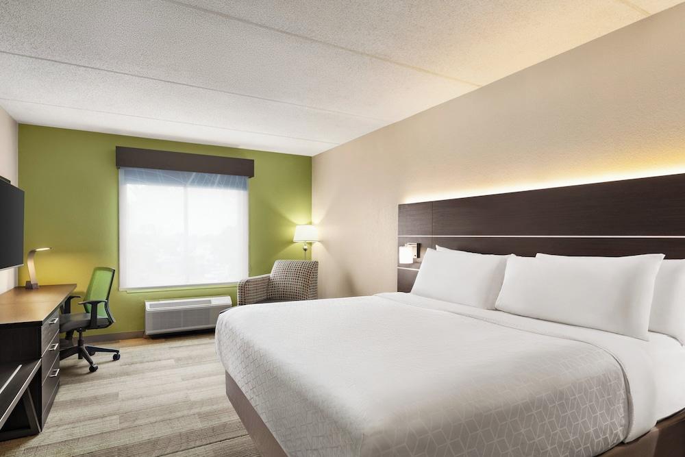 Holiday Inn Express & Suites Live Oak by IHG photo 22