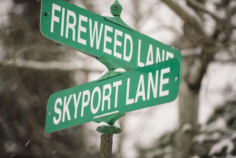Skyport Lodge photo 73
