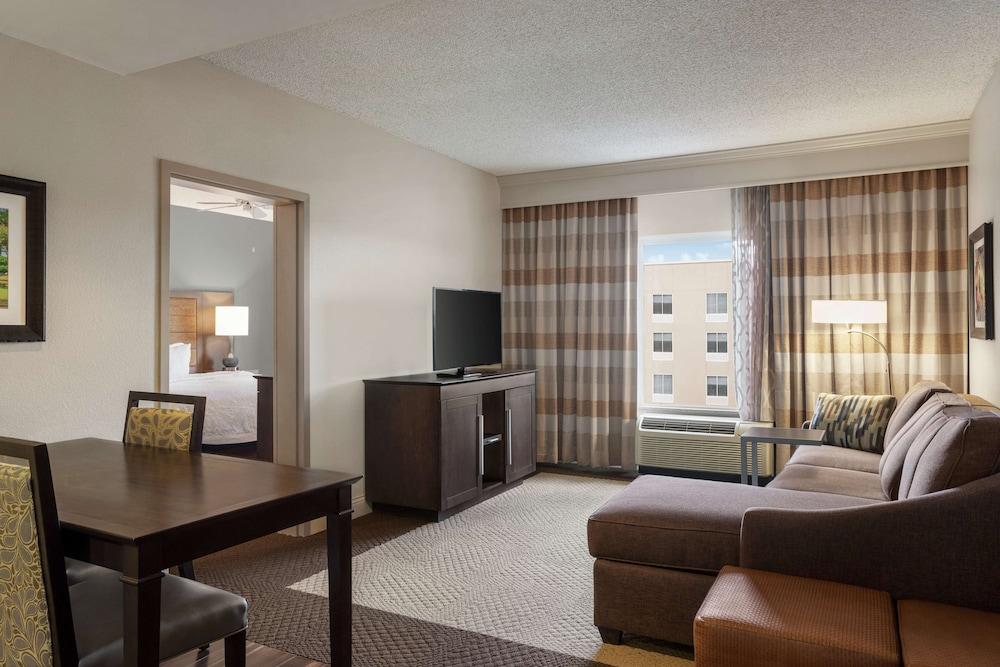 Hampton Inn & Suites Montgomery-EastChase photo 35