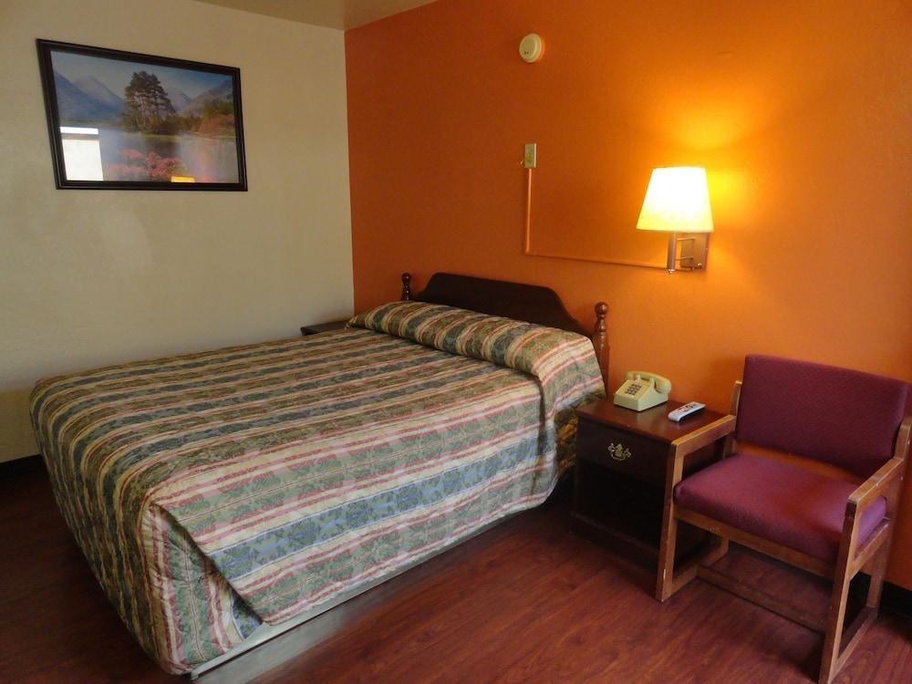Sunset Motel photo 3