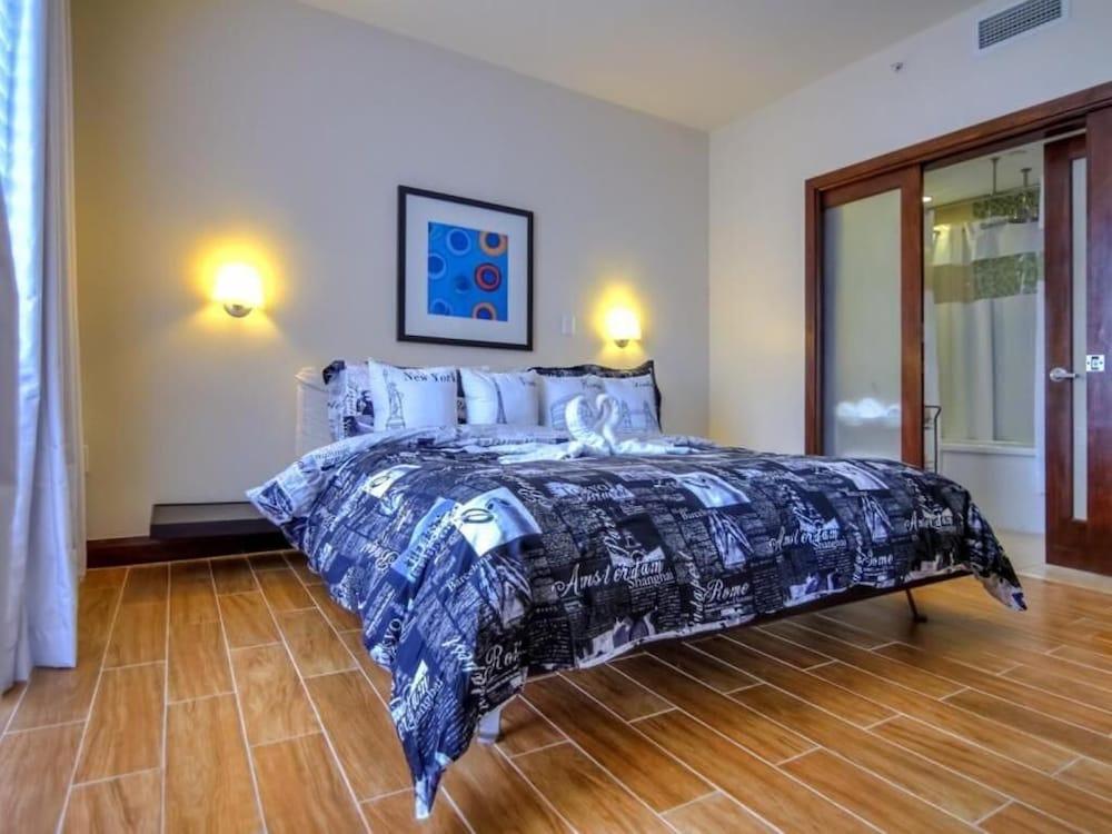 Strand Ocean Drive Suites photo 2