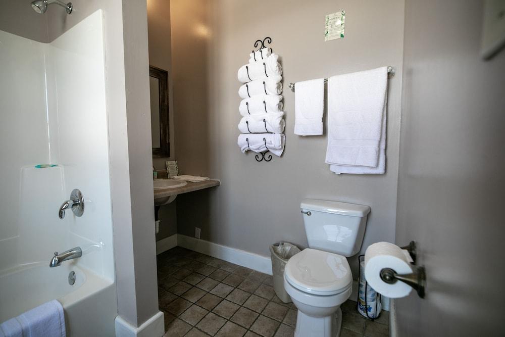 Nauvoo Temple House Hotel photo 47