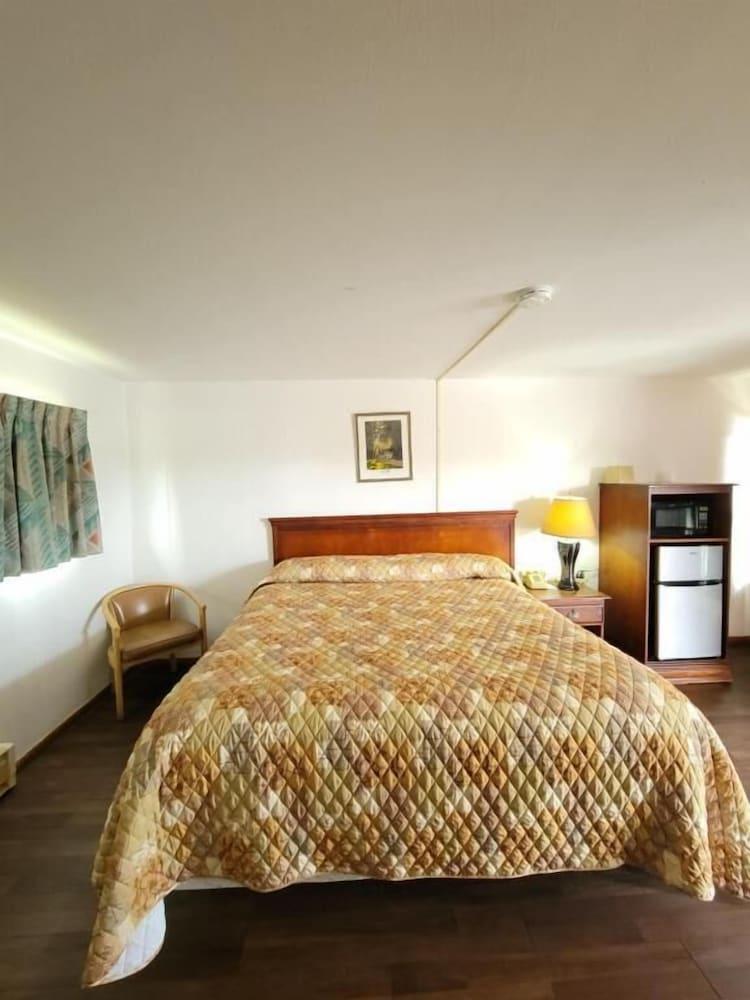 Daniel's Motel photo 17