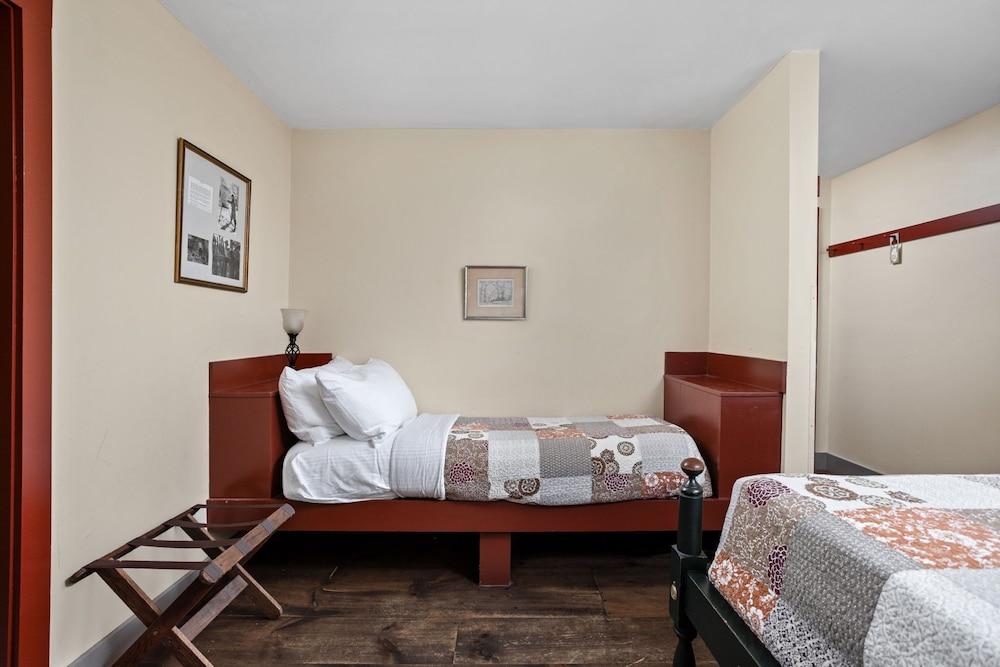 Artists Colony Inn photo 4