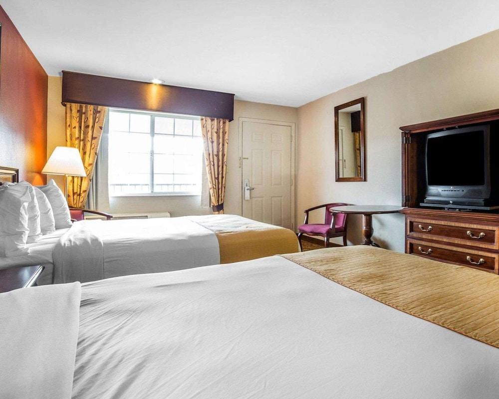 Quality Inn & Suites Minden photo 14