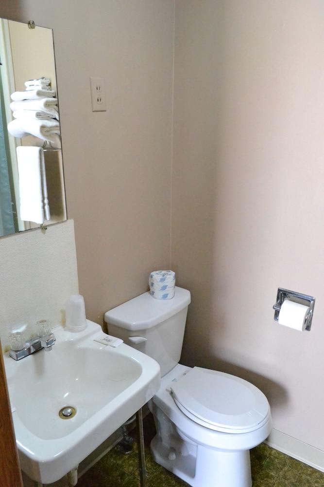 Innkeeper Motel photo 61