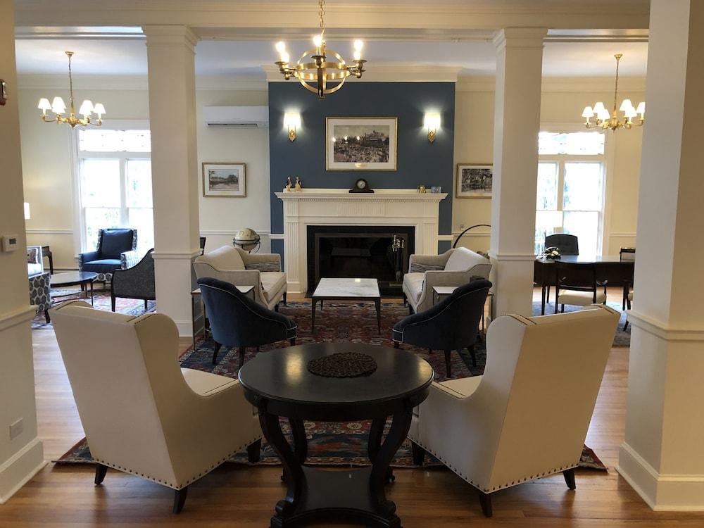 Bar Harbor Inn photo 3