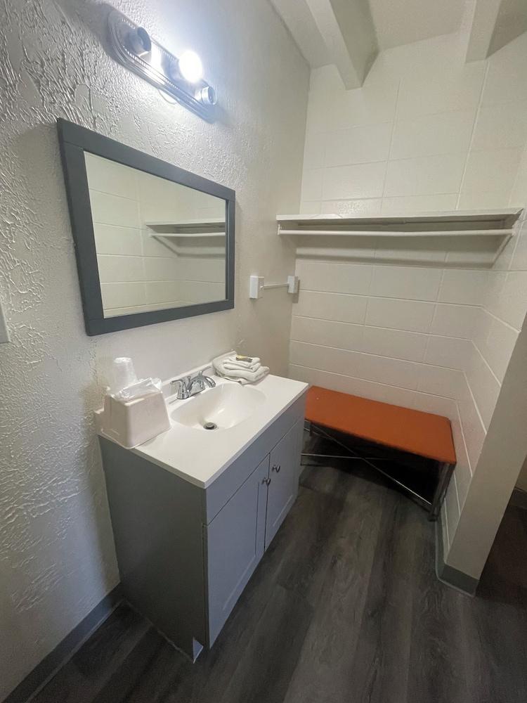 Relax Inn photo 4