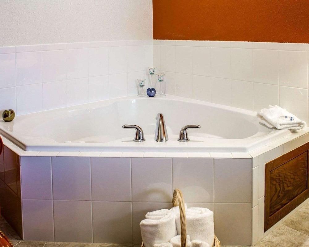 Rodeway Inn Milford photo 18
