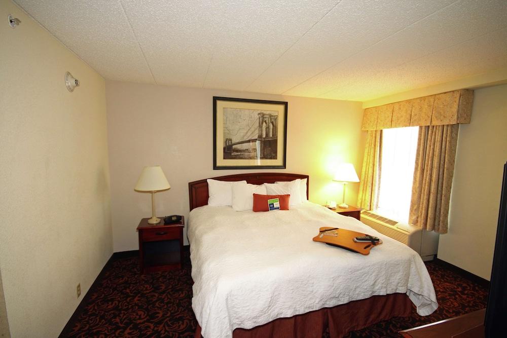Hampton Inn Woodbridge photo 11