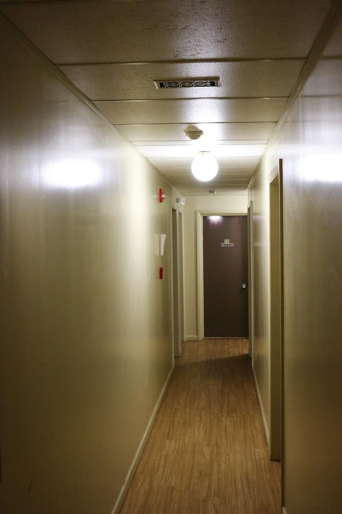 Atlas Motor Lodge photo 13