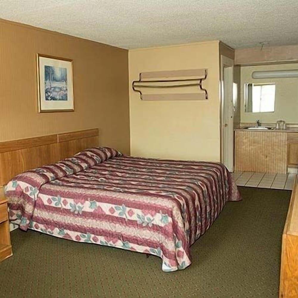 Budget Motor Lodge photo 15
