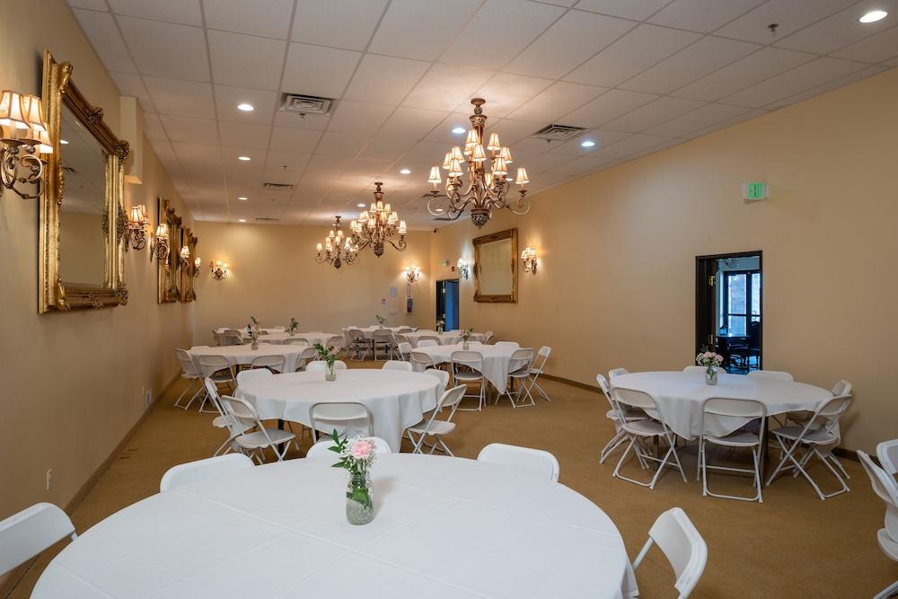 Silverland Inn and Suites photo 21
