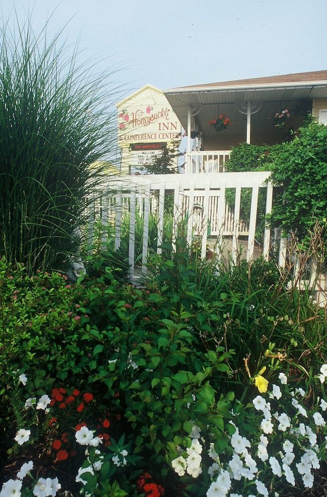 Honeysuckle Inn & Conference Center photo 69