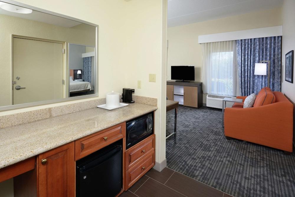 Hampton Inn & Suites Clinton - I-26 photo 19