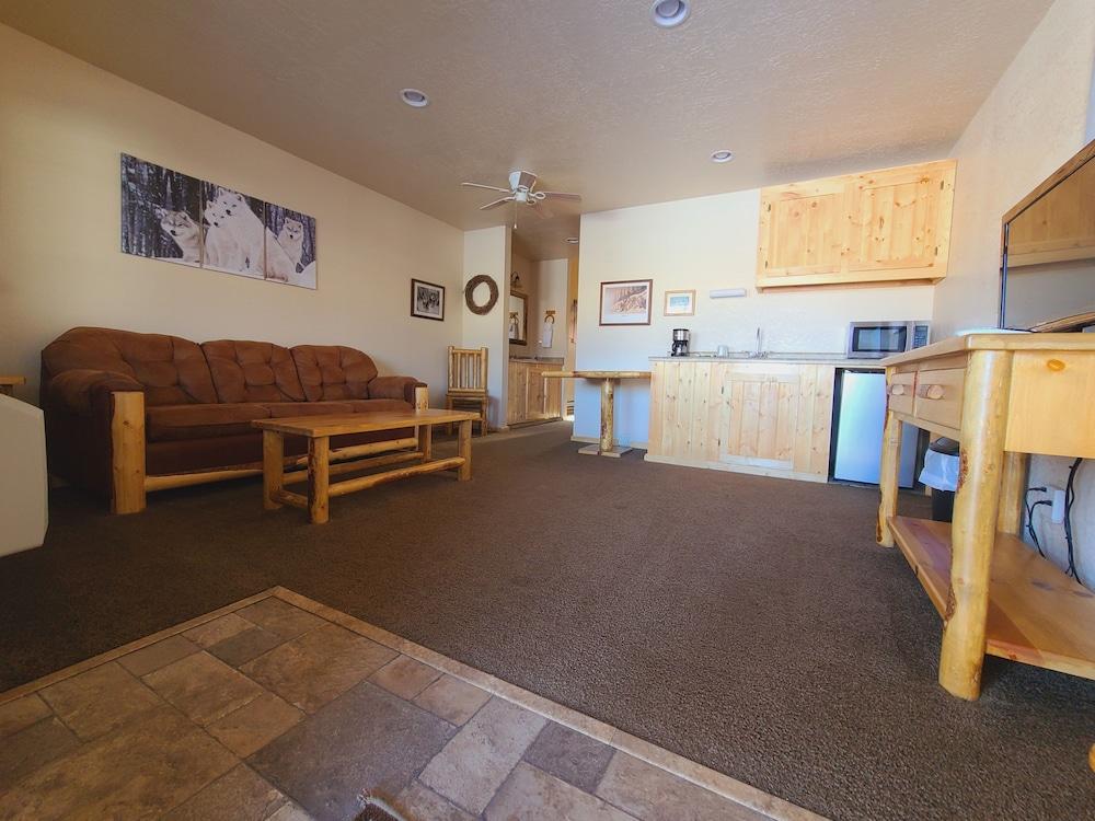 Flaming Gorge Hideout photo 21