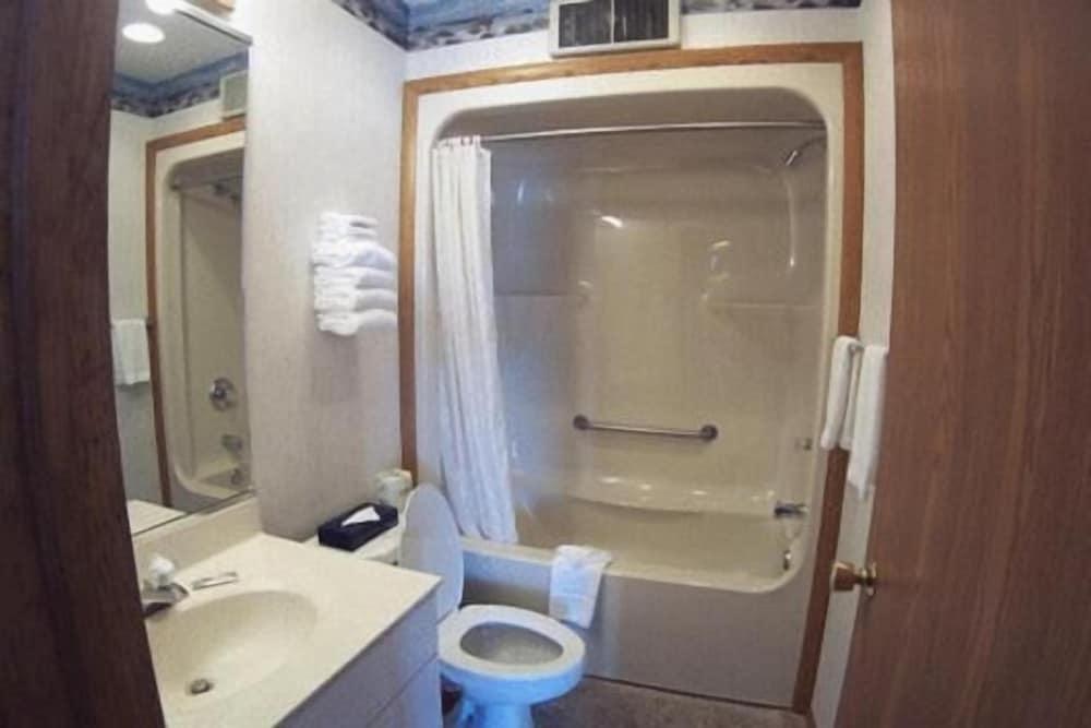 Sea Spray Motel photo 13