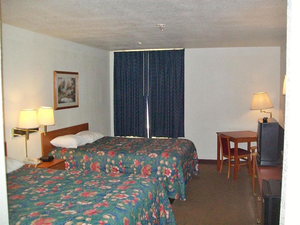 Americas Best Value Inn Smackover photo 11