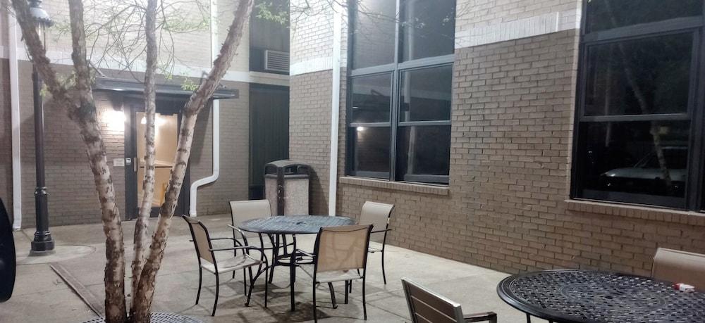 Quality Inn & Suites Somerset Downtown photo 24