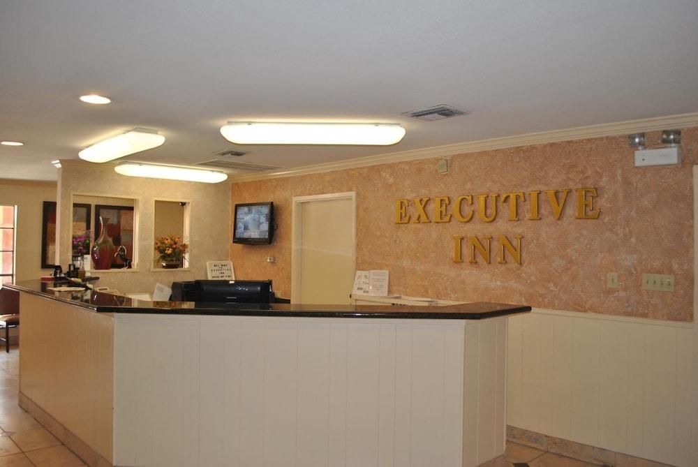 Executive Inn photo 3