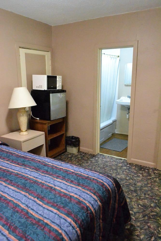 Innkeeper Motel photo 34