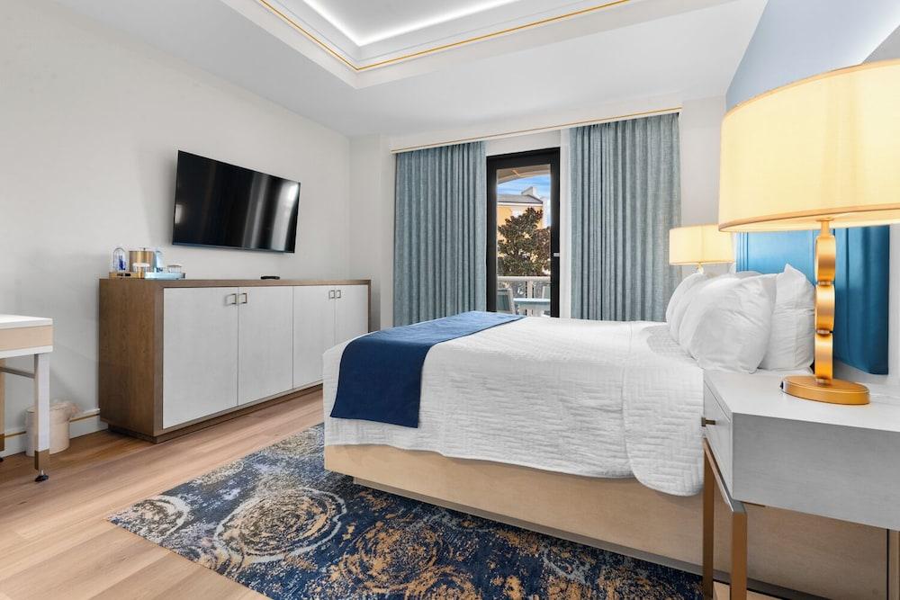 Harbor Suites at Harborwalk Village photo 60