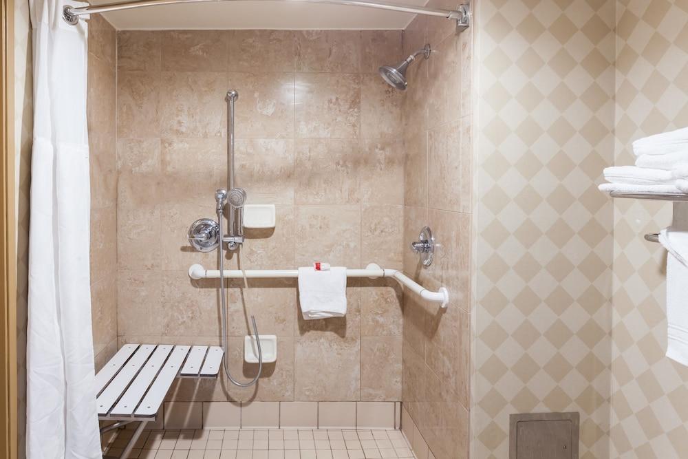 Ramada by Wyndham San Diego National City photo 42