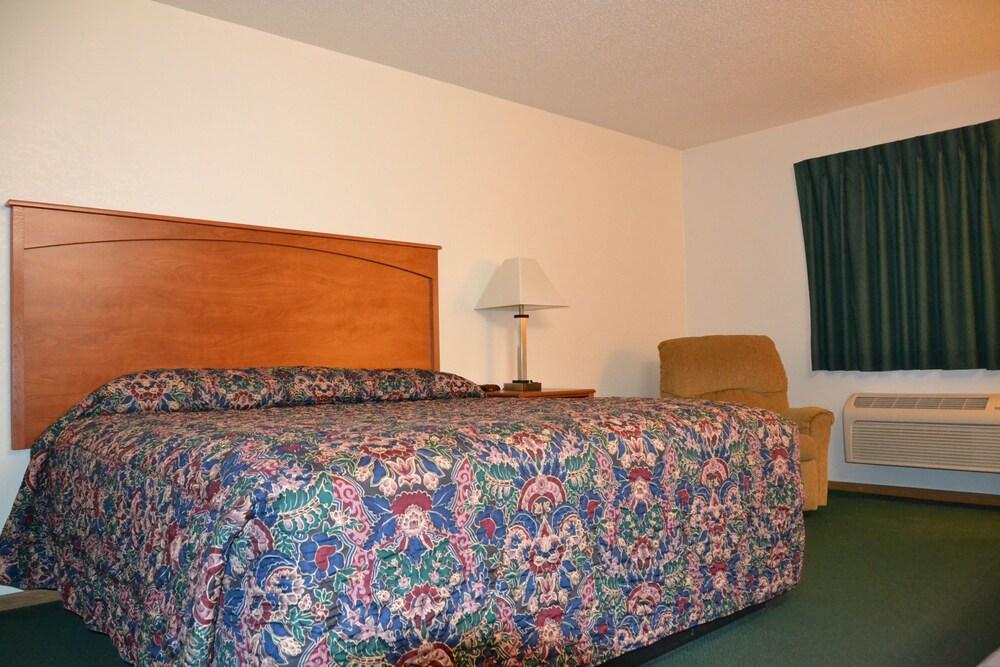 Carrington Inn & Suites photo 23