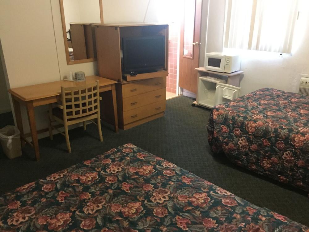 Travel Inn Of Sebring photo 2