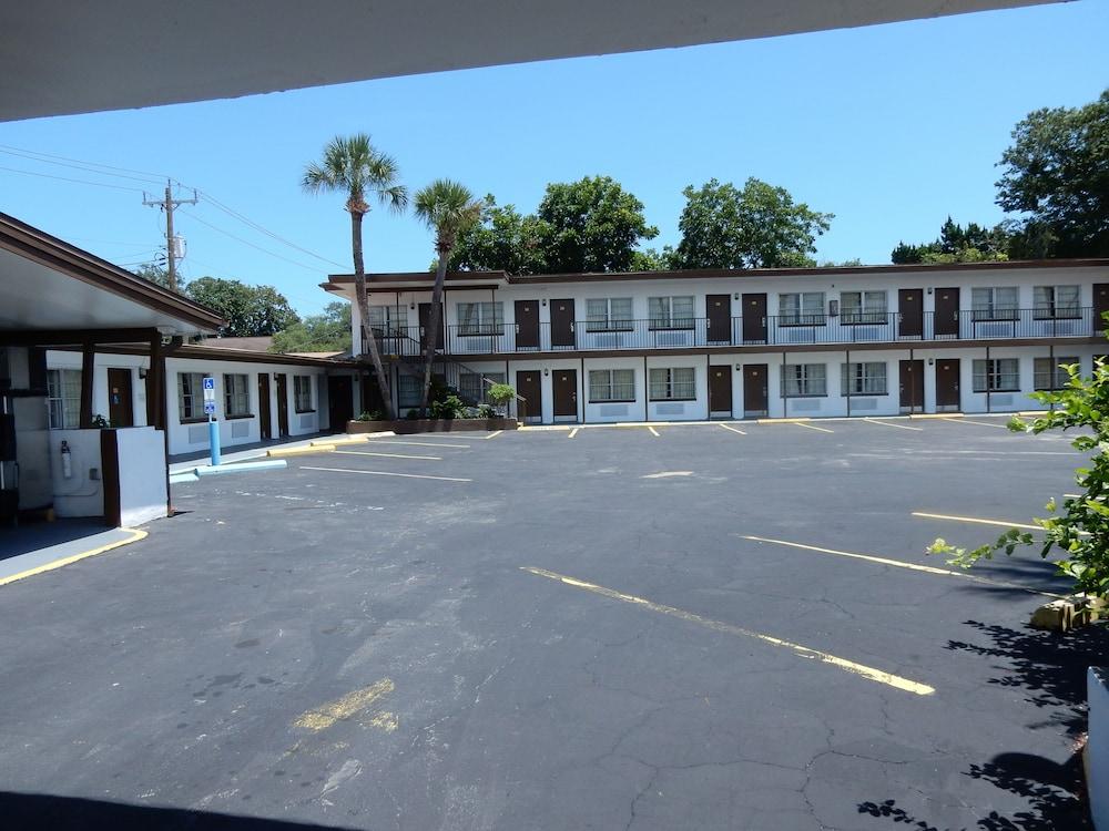 Sunset Inn photo 4