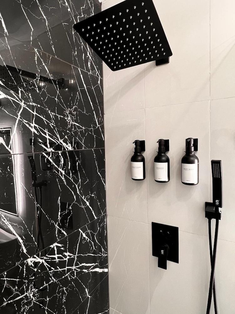 The Irish Inn Boutique Hotel photo 17