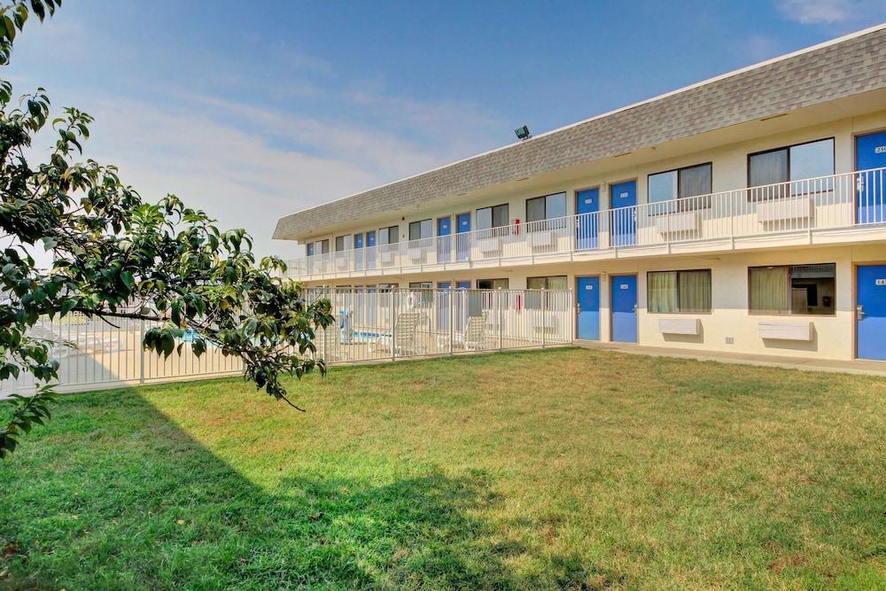 Motel 6 Wichita, KS photo 29